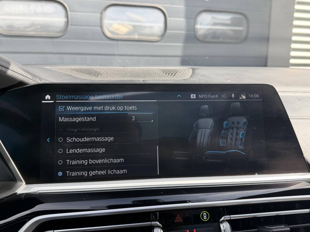 BMW X5 BMW X5 xDrive45e High Executive M-Sport | Panoramadak | 360* Camera | Luchtvering | Sky Lounge | Massage | Head-Up Display | Elektrische Trekhaak |