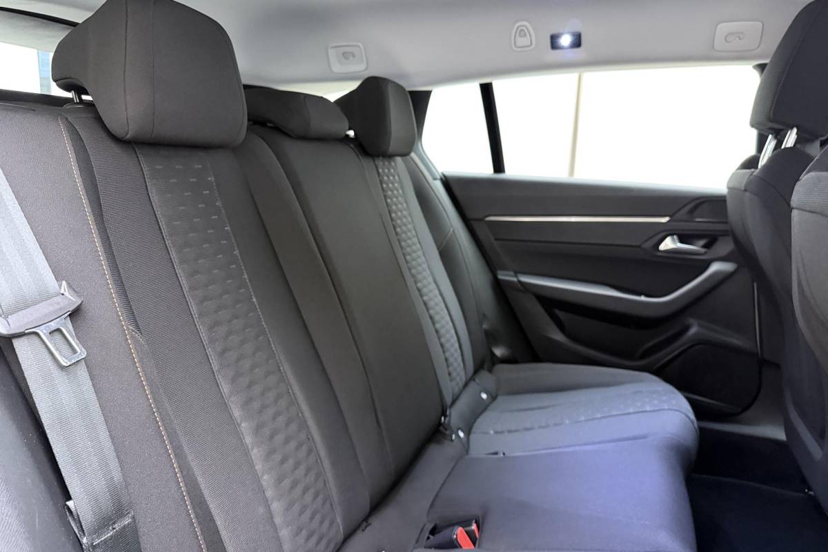 Peugeot 508 Peugeot 508 SW 1.2 PureTech 130pk Active Pack Business | Trekhaak | Achteruitrijcamera | Automaat | Climate Control | Navigatie