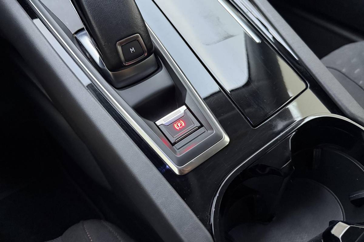 Peugeot 508 Peugeot 508 SW 1.2 PureTech 130pk Active Pack Business | Trekhaak | Achteruitrijcamera | Automaat | Climate Control | Navigatie