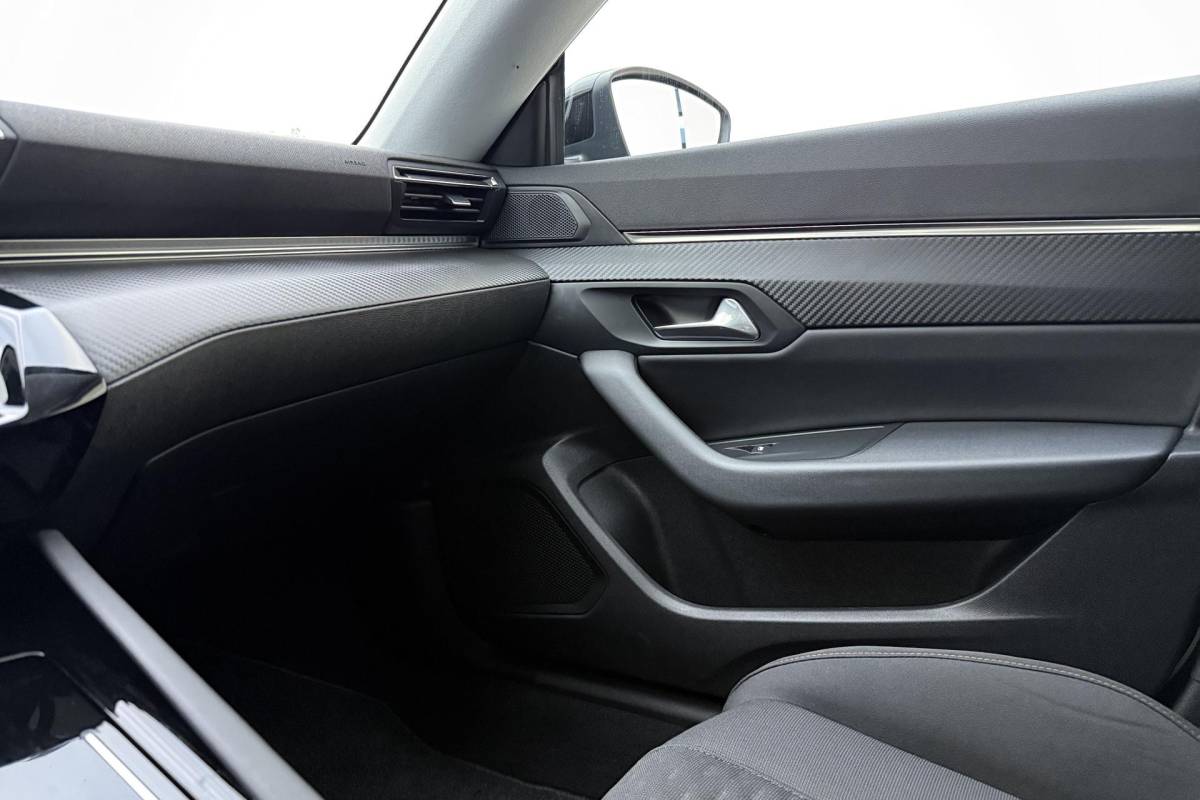 Peugeot 508 Peugeot 508 SW 1.2 PureTech 130pk Active Pack Business | Trekhaak | Achteruitrijcamera | Automaat | Climate Control | Navigatie