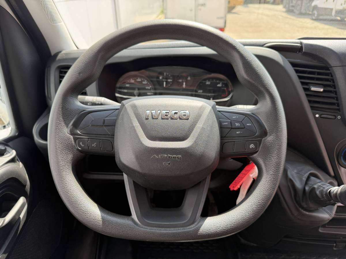 Iveco Daily Iveco Daily 35C16 3.0 L4 Kipper Dubbellucht Airco 3.5T Trekhaak Lederen bekleding Benne Tipper