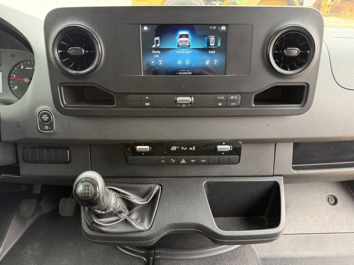 Mercedes-Benz Sprinter Mercedes-Benz Sprinter 515 1.9 CDI 150PK Laadklep Bakwagen Dubbellucht Climate Control Cruise Control Apple Carplay Koffer Meubelbak