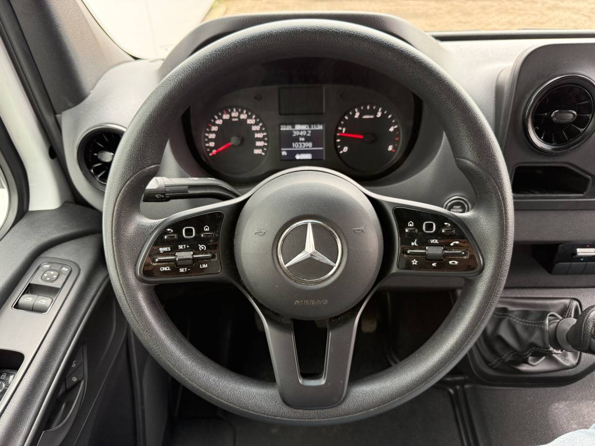 Mercedes-Benz Sprinter Mercedes-Benz Sprinter 515 1.9 CDI 150PK Laadklep Bakwagen Dubbellucht Climate Control Cruise Control Apple Carplay Koffer Meubelbak