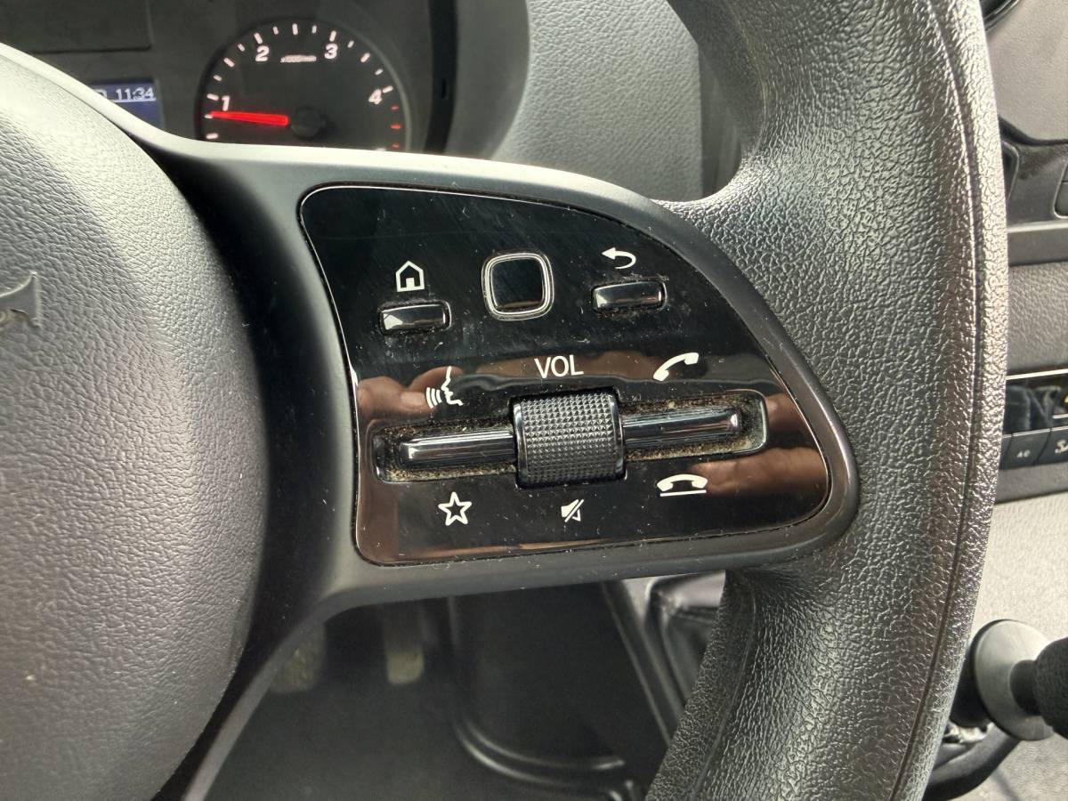 Mercedes-Benz Sprinter Mercedes-Benz Sprinter 515 1.9 CDI 150PK Laadklep Bakwagen Dubbellucht Climate Control Cruise Control Apple Carplay Koffer Meubelbak