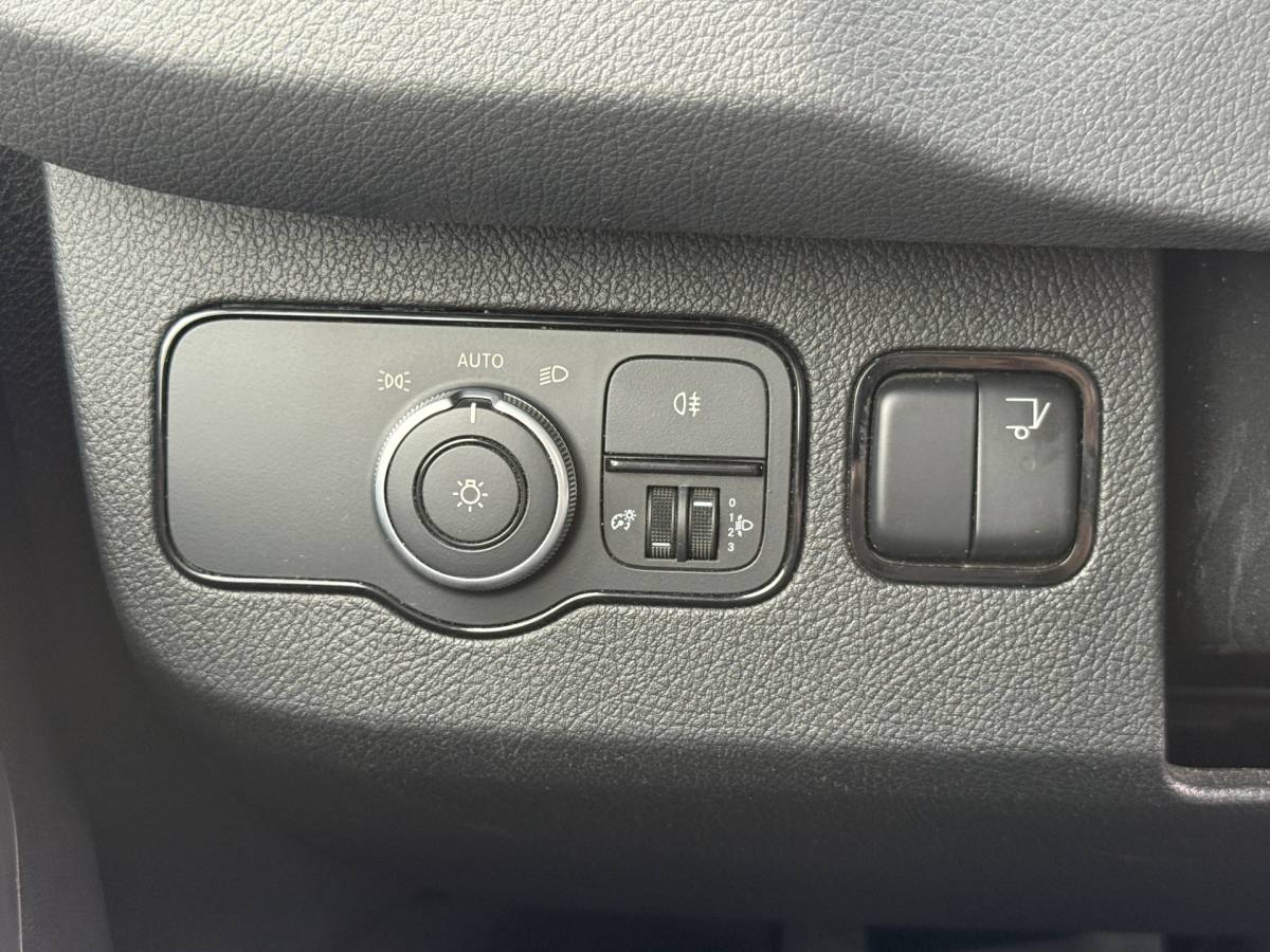 Mercedes-Benz Sprinter Mercedes-Benz Sprinter 515 1.9 CDI 150PK Laadklep Bakwagen Dubbellucht Climate Control Cruise Control Apple Carplay Koffer Meubelbak