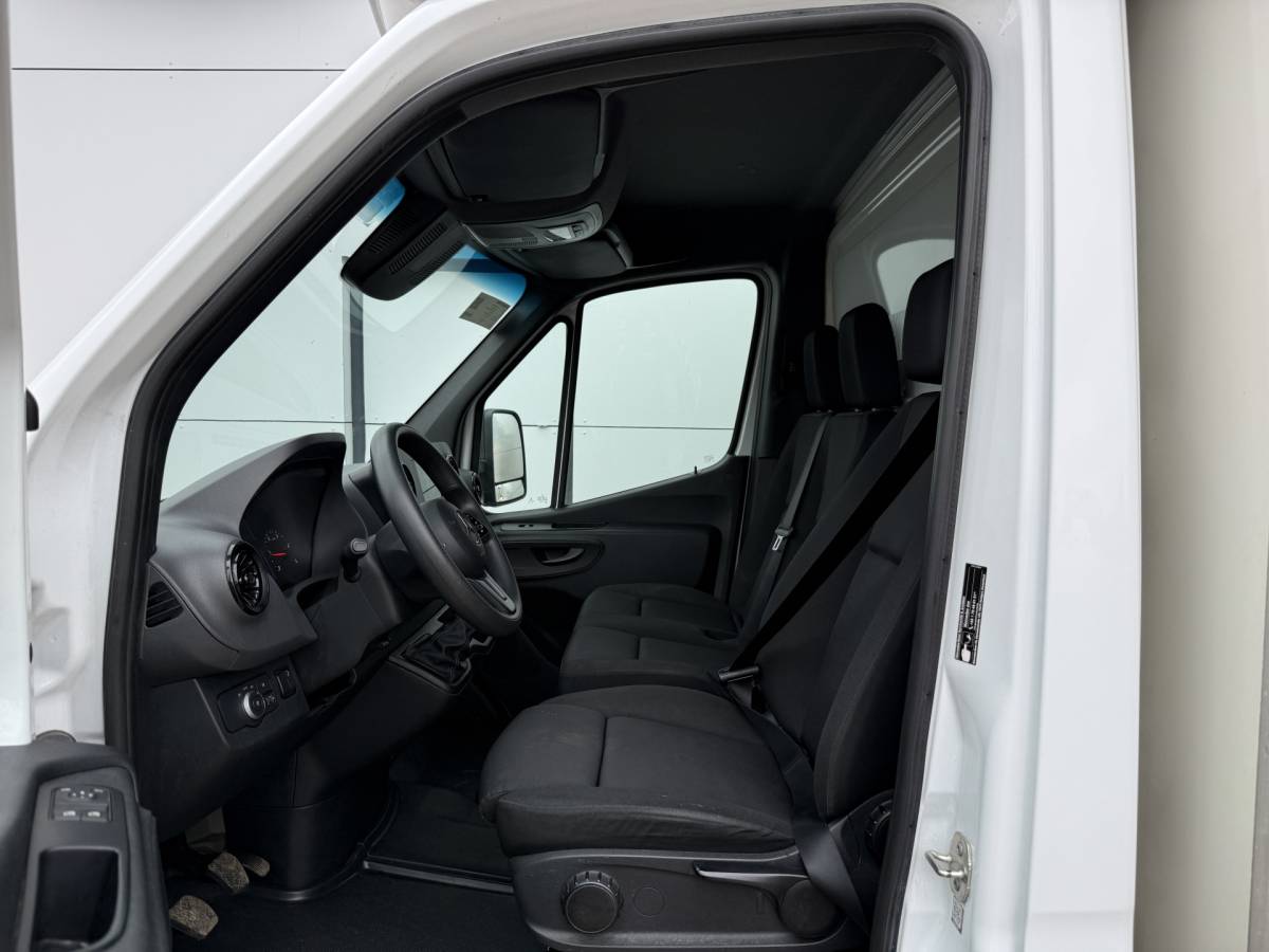 Mercedes-Benz Sprinter Mercedes-Benz Sprinter 515 1.9 CDI 150PK Laadklep Bakwagen Dubbellucht Climate Control Cruise Control Apple Carplay Koffer Meubelbak