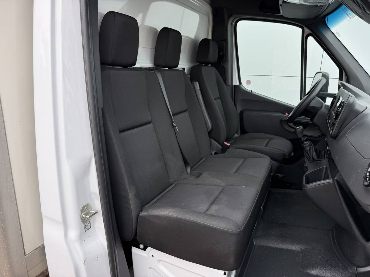Mercedes-Benz Sprinter Mercedes-Benz Sprinter 515 1.9 CDI 150PK Laadklep Bakwagen Dubbellucht Climate Control Cruise Control Apple Carplay Koffer Meubelbak