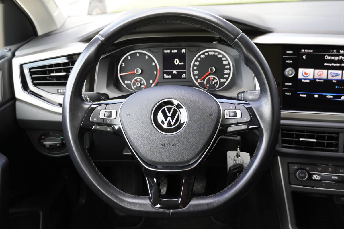 Volkswagen Polo Volkswagen Polo 1.0 TSI 5drs Comfortline Business Executive BJ2021 Led | Pdc | App-Connect | Navi | Climate control | Cruise control | Getint glas