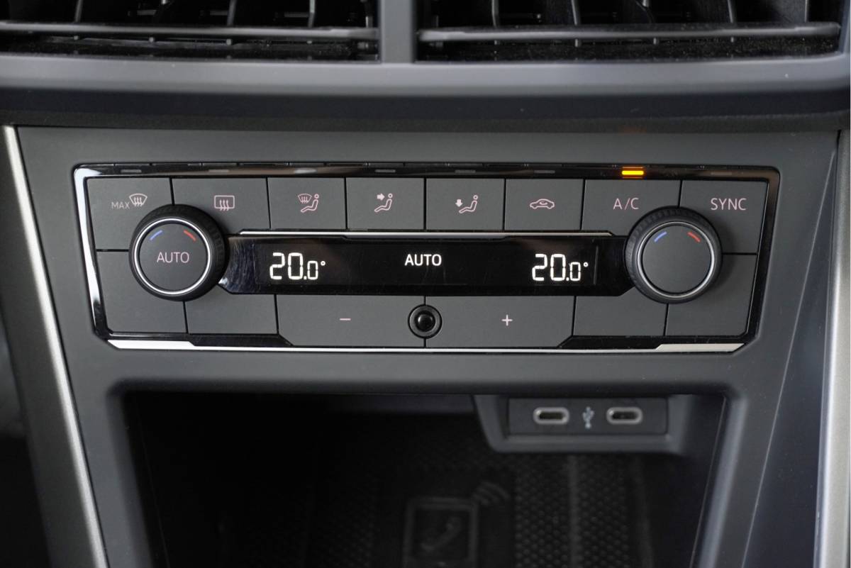 Volkswagen Polo Volkswagen Polo 1.0 TSI 5drs Comfortline Business Executive BJ2021 Led | Pdc | App-Connect | Navi | Climate control | Cruise control | Getint glas