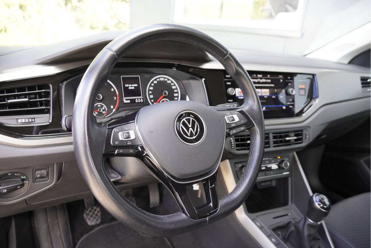 Volkswagen Polo Volkswagen Polo 1.0 TSI 5drs Comfortline Business Executive BJ2021 Led | Pdc | App-Connect | Navi | Climate control | Cruise control | Getint glas