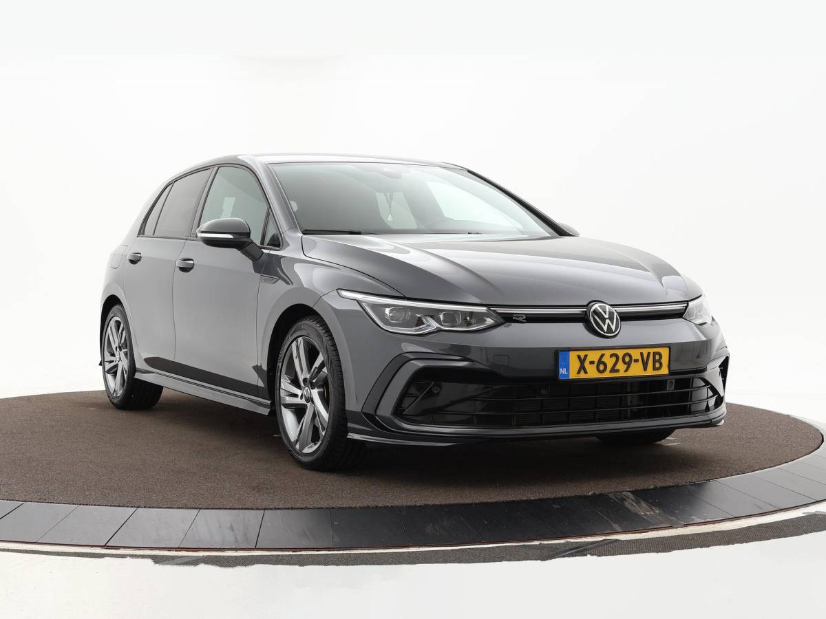 Volkswagen Golf Volkswagen Golf 1.5 eTSI 130pk DSG R-Line · Apple/Android Car Play · P-Sensoren · Navigatie · Sfeerverlichting · 17 Inch · Garantie t/m 12-02-2028 of 100.000km