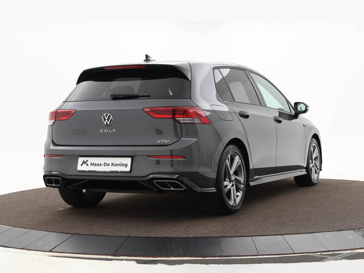 Volkswagen Golf Volkswagen Golf 1.5 eTSI 130pk DSG R-Line · Apple/Android Car Play · P-Sensoren · Navigatie · Sfeerverlichting · 17 Inch · Garantie t/m 12-02-2028 of 100.000km