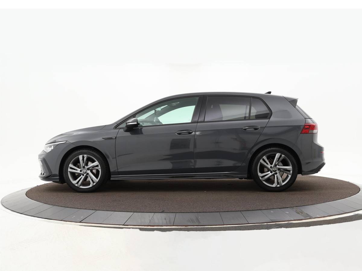 Volkswagen Golf Volkswagen Golf 1.5 eTSI 130pk DSG R-Line · Apple/Android Car Play · P-Sensoren · Navigatie · Sfeerverlichting · 17 Inch · Garantie t/m 12-02-2028 of 100.000km