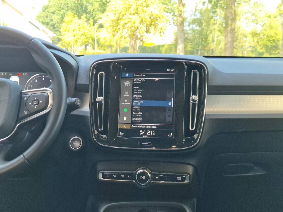 Volvo XC40 Volvo XC40 2.0 T4 Momentum Pro|ACC|Carplay|Harman Kardon|Camera|Trekhaak|191PK|