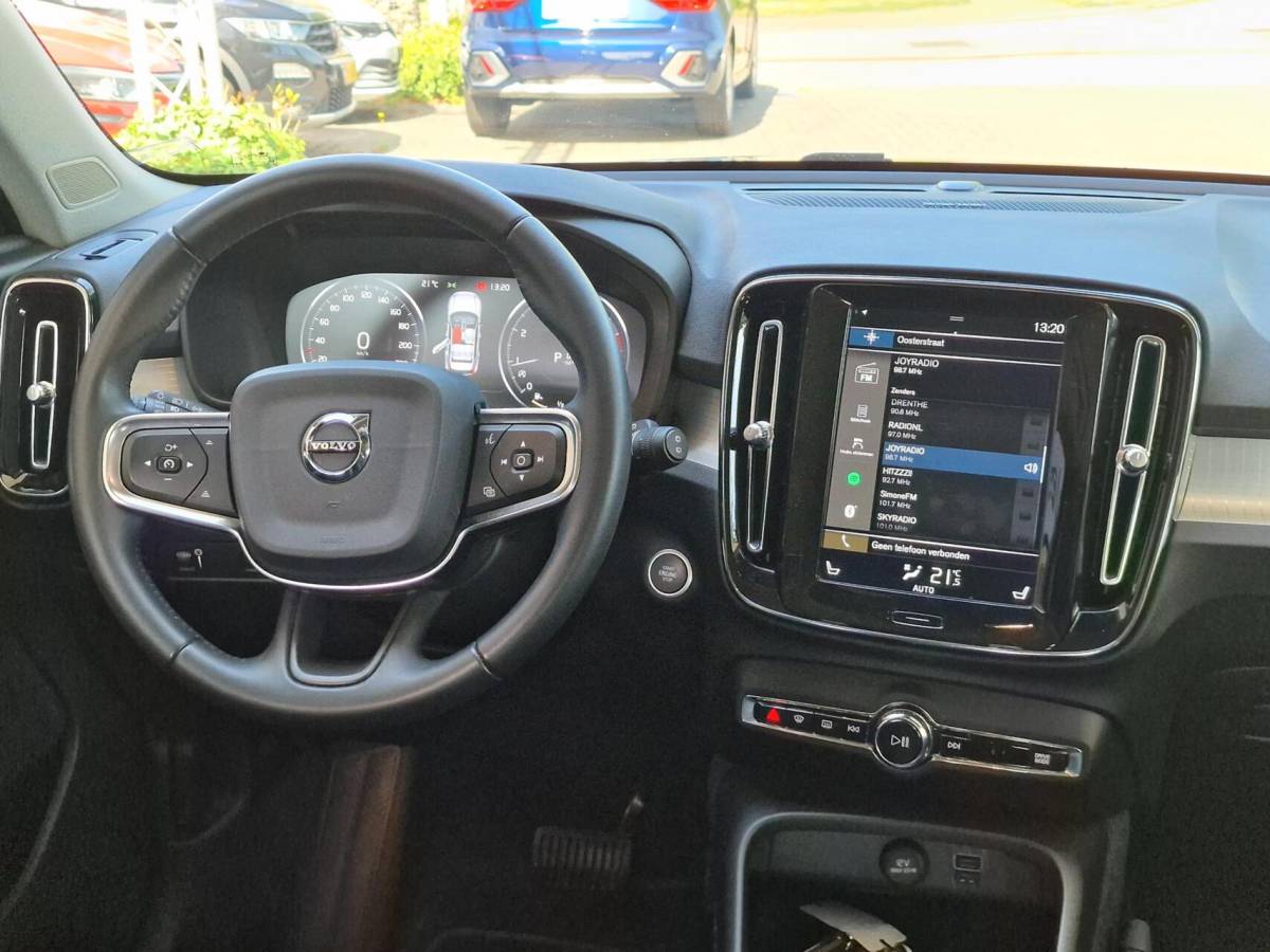 Volvo XC40 Volvo XC40 2.0 T4 Momentum Pro|ACC|Carplay|Harman Kardon|Camera|Trekhaak|191PK|