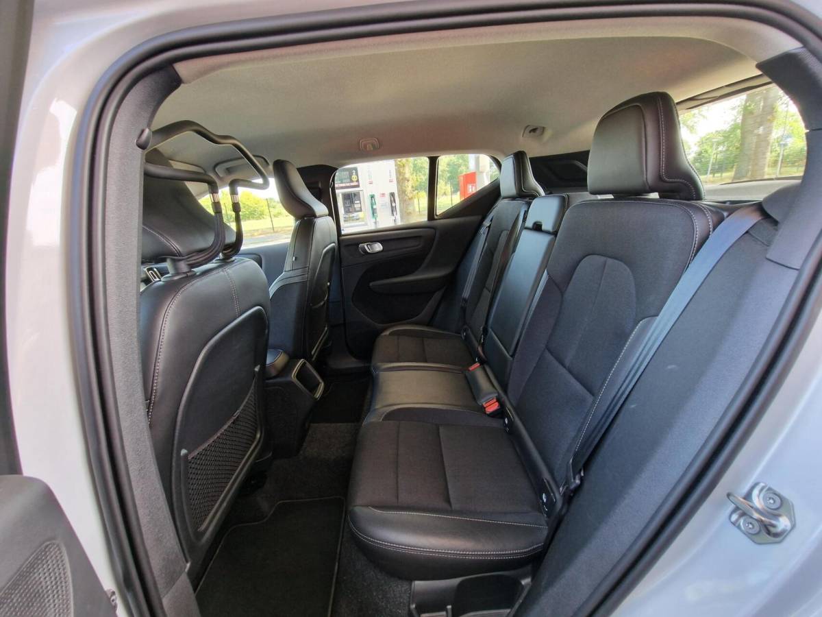 Volvo XC40 Volvo XC40 2.0 T4 Momentum Pro|ACC|Carplay|Harman Kardon|Camera|Trekhaak|191PK|