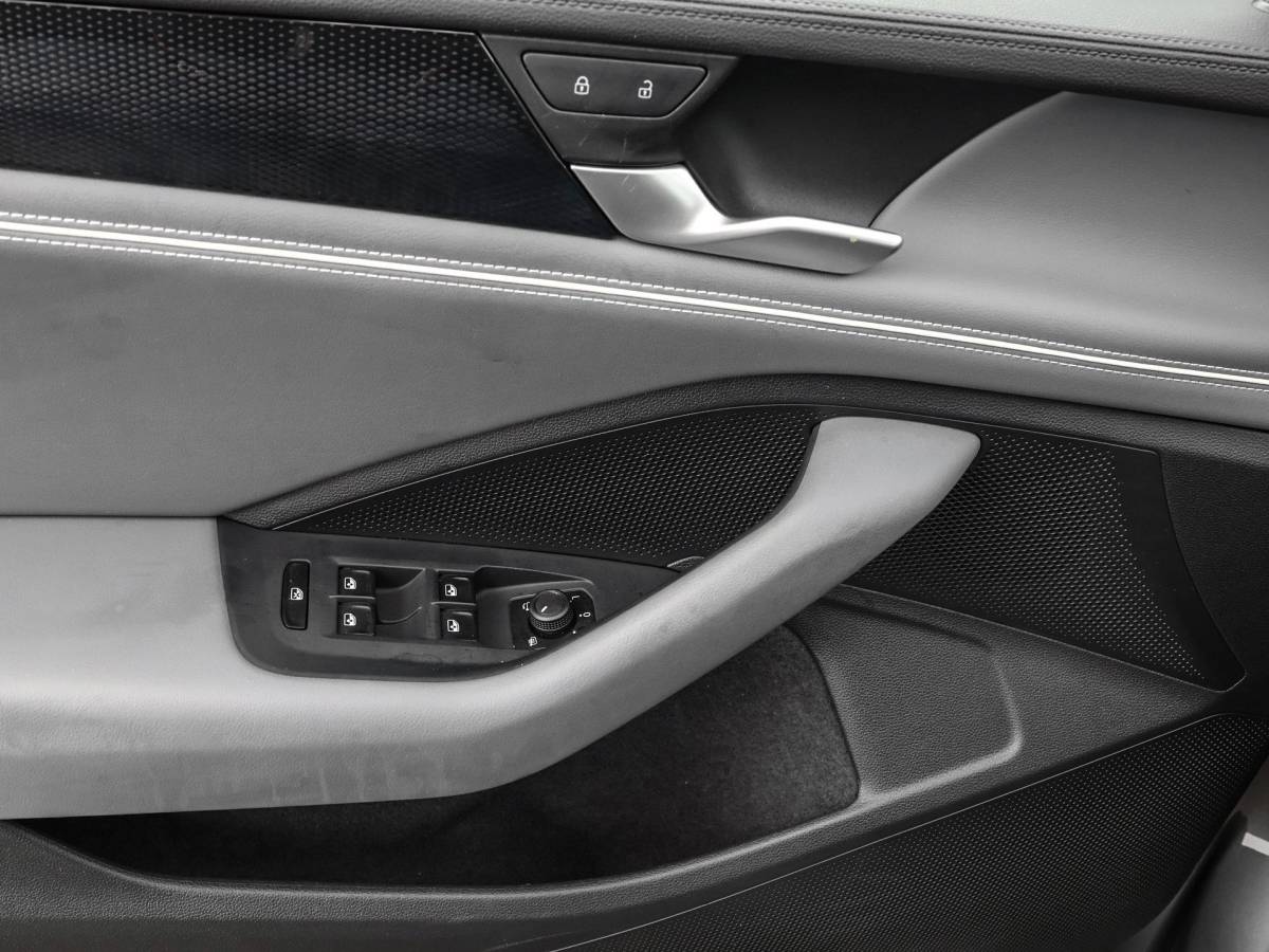 Volkswagen Passat Volkswagen Passat Variant 1.5 eTSI 150pk DSG Elegance Business · Camera · Wegklapbare Trekhaak · Apple/Android Car Play · Dodehoeksensoren · P-Sensoren · 17” Inch · Garantie t/m 18-06-2028 of 100.000