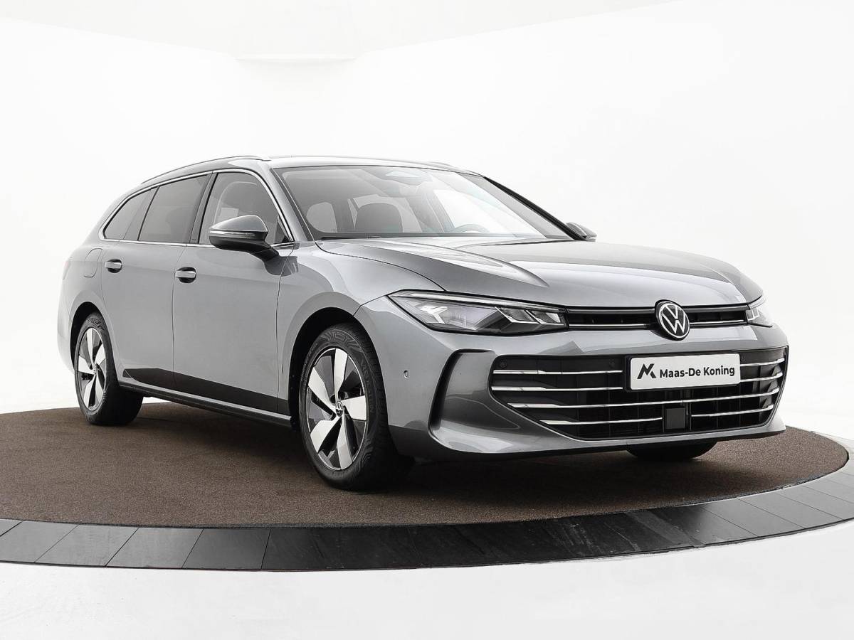 Volkswagen Passat Volkswagen Passat Variant 1.5 eTSI 150pk DSG Elegance Business · Camera · Wegklapbare Trekhaak · Apple/Android Car Play · Dodehoeksensoren · P-Sensoren · 17” Inch · Garantie t/m 18-06-2028 of 100.000
