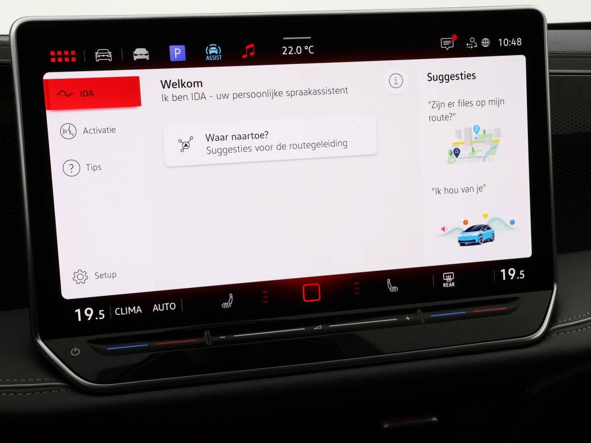 Volkswagen Passat Volkswagen Passat Variant 1.5 eTSI 150pk DSG Elegance Business · Camera · Wegklapbare Trekhaak · Apple/Android Car Play · Dodehoeksensoren · P-Sensoren · 17” Inch · Garantie t/m 18-06-2028 of 100.000