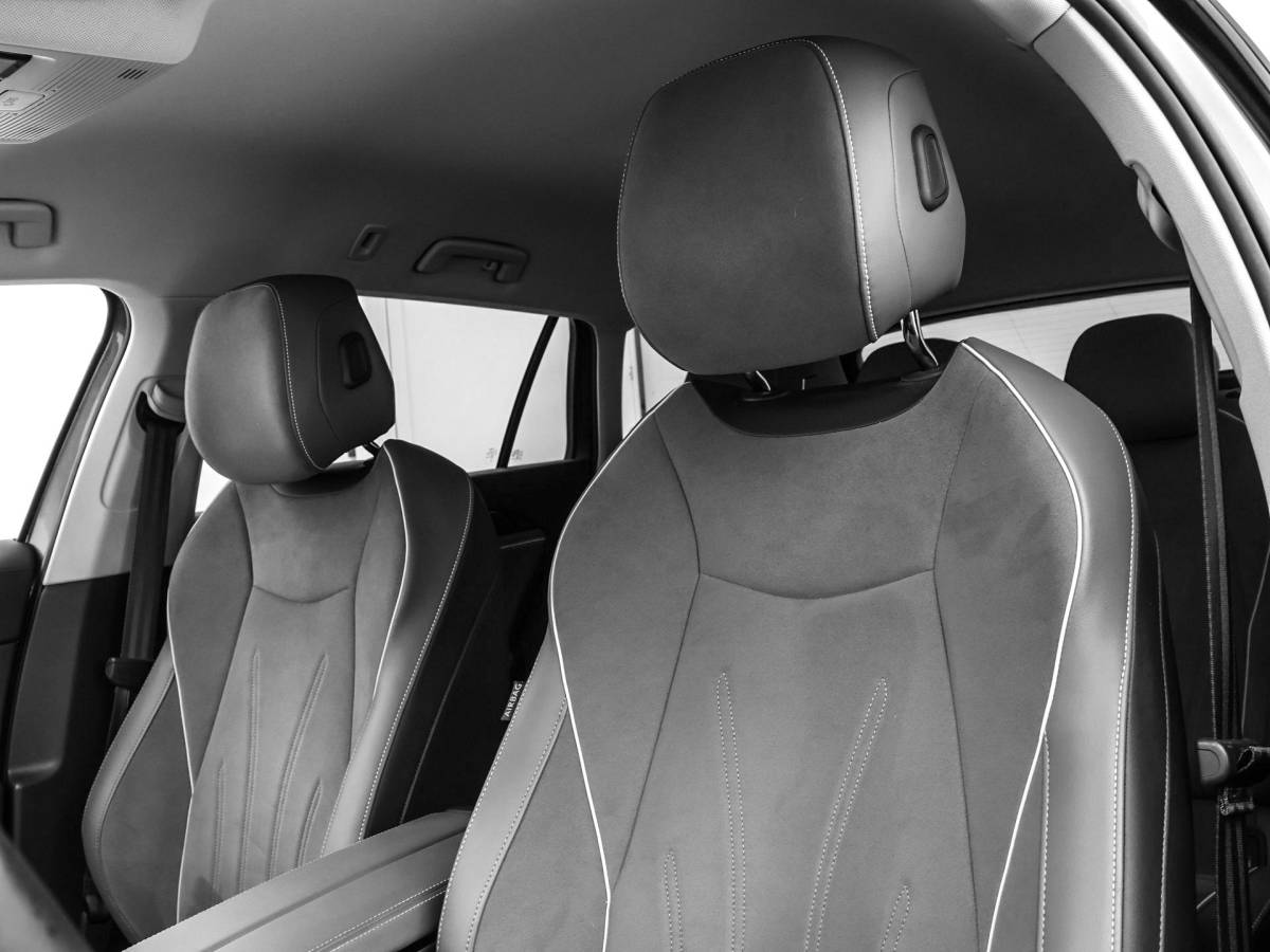 Volkswagen Passat Volkswagen Passat Variant 1.5 eTSI 150pk DSG Elegance Business · Camera · Wegklapbare Trekhaak · Apple/Android Car Play · Dodehoeksensoren · P-Sensoren · 17” Inch · Garantie t/m 18-06-2028 of 100.000