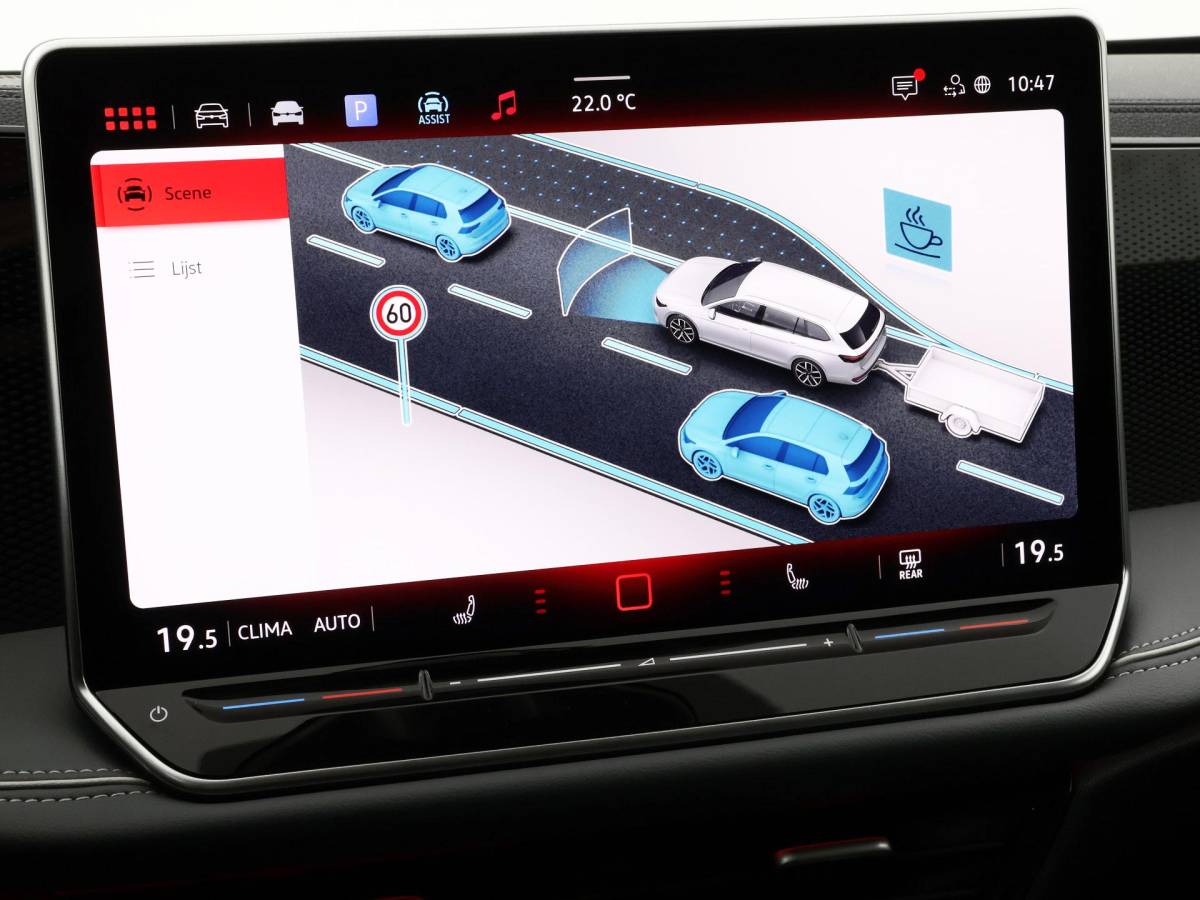 Volkswagen Passat Volkswagen Passat Variant 1.5 eTSI 150pk DSG Elegance Business · Camera · Wegklapbare Trekhaak · Apple/Android Car Play · Dodehoeksensoren · P-Sensoren · 17” Inch · Garantie t/m 18-06-2028 of 100.000