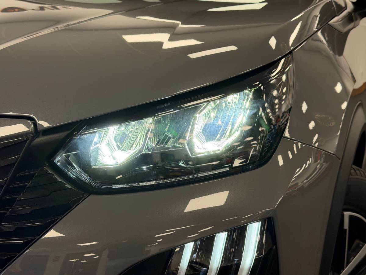 Peugeot 2008 Peugeot 2008 1.2 PureTech 100 Allure*Nardo-Gray*Airco*Cruise-Control*PDC*Xenon*