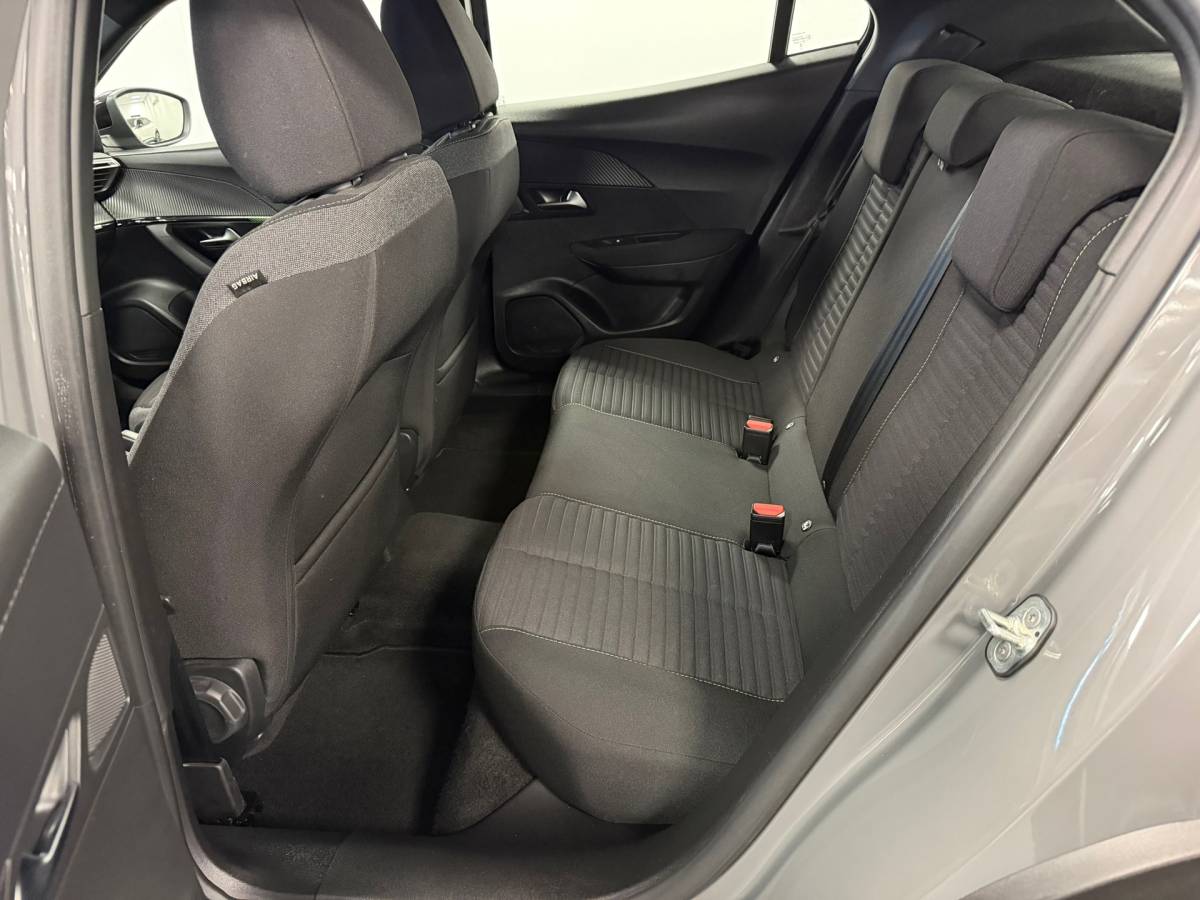 Peugeot 2008 Peugeot 2008 1.2 PureTech 100 Allure*Nardo-Gray*Airco*Cruise-Control*PDC*Xenon*