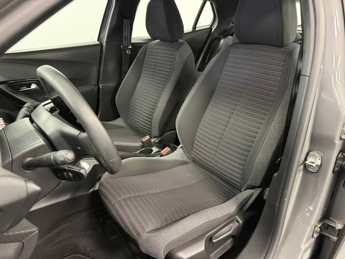 Peugeot 2008 Peugeot 2008 1.2 PureTech 100 Allure*Nardo-Gray*Airco*Cruise-Control*PDC*Xenon*
