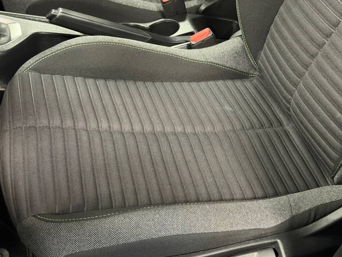 Peugeot 2008 Peugeot 2008 1.2 PureTech 100 Allure*Nardo-Gray*Airco*Cruise-Control*PDC*Xenon*