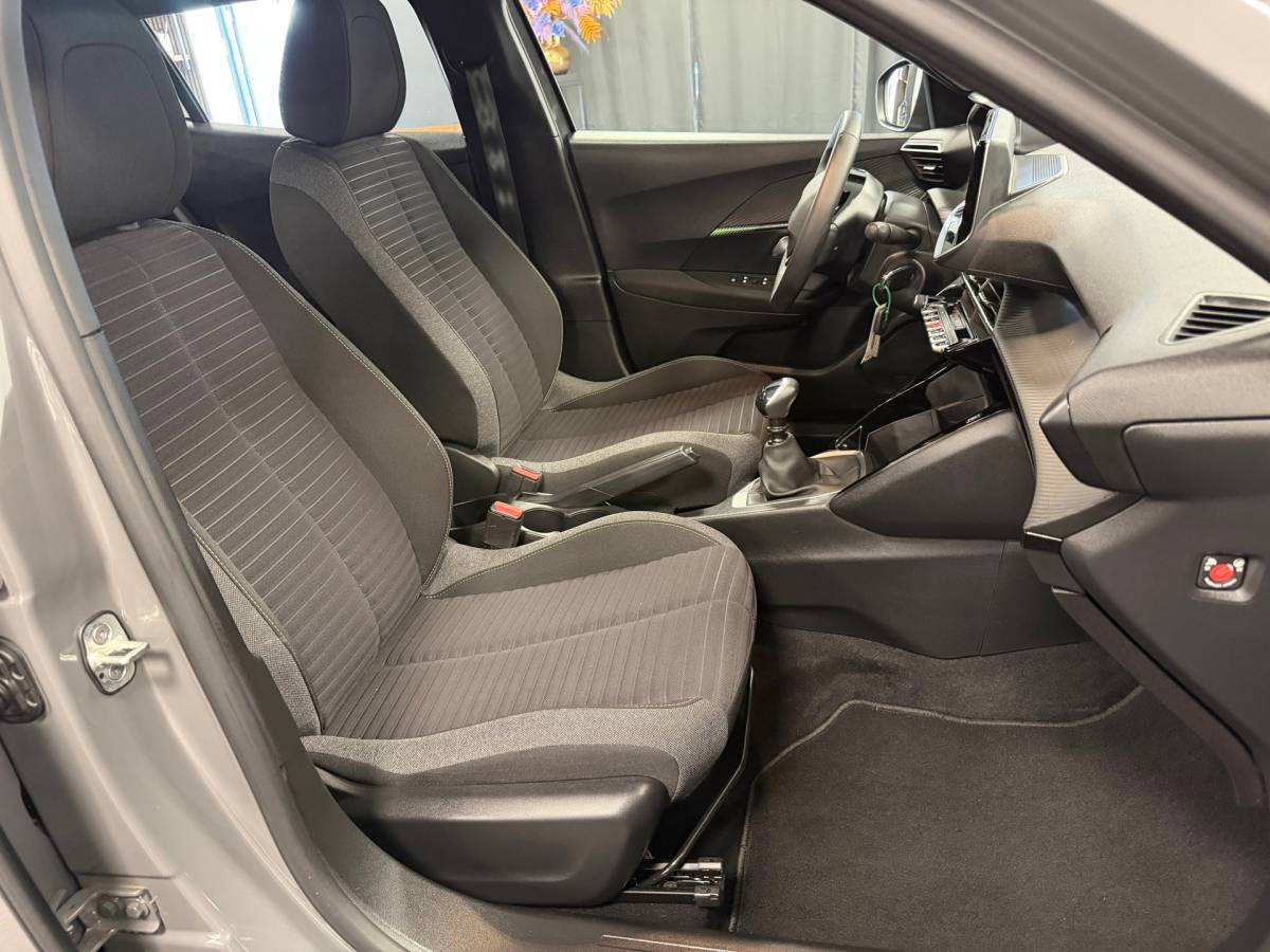 Peugeot 2008 Peugeot 2008 1.2 PureTech 100 Allure*Nardo-Gray*Airco*Cruise-Control*PDC*Xenon*