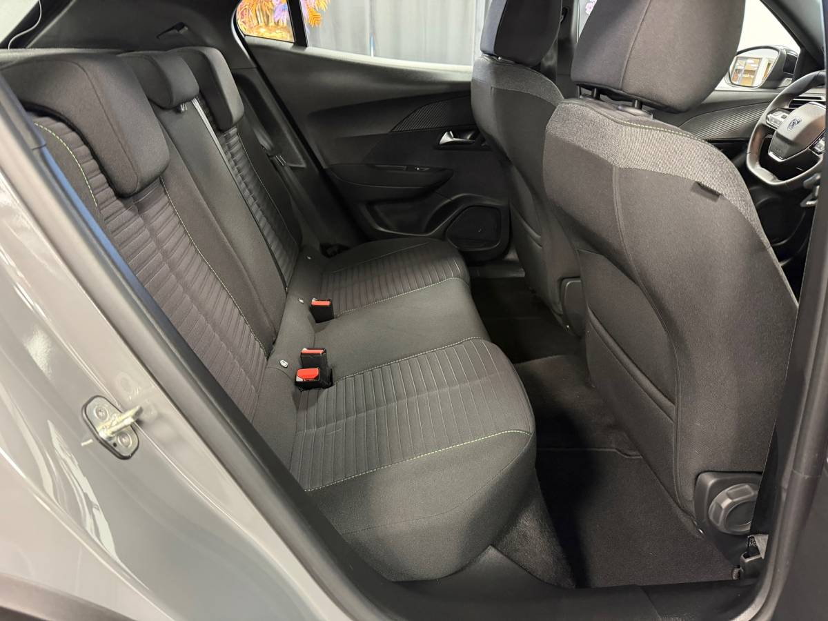 Peugeot 2008 Peugeot 2008 1.2 PureTech 100 Allure*Nardo-Gray*Airco*Cruise-Control*PDC*Xenon*