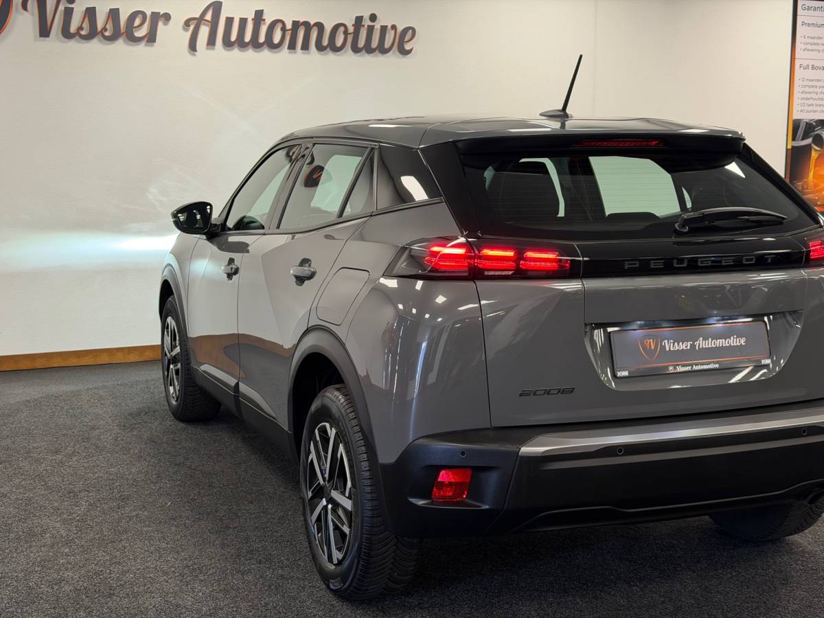 Peugeot 2008 Peugeot 2008 1.2 PureTech 100 Allure*Nardo-Gray*Airco*Cruise-Control*PDC*Xenon*