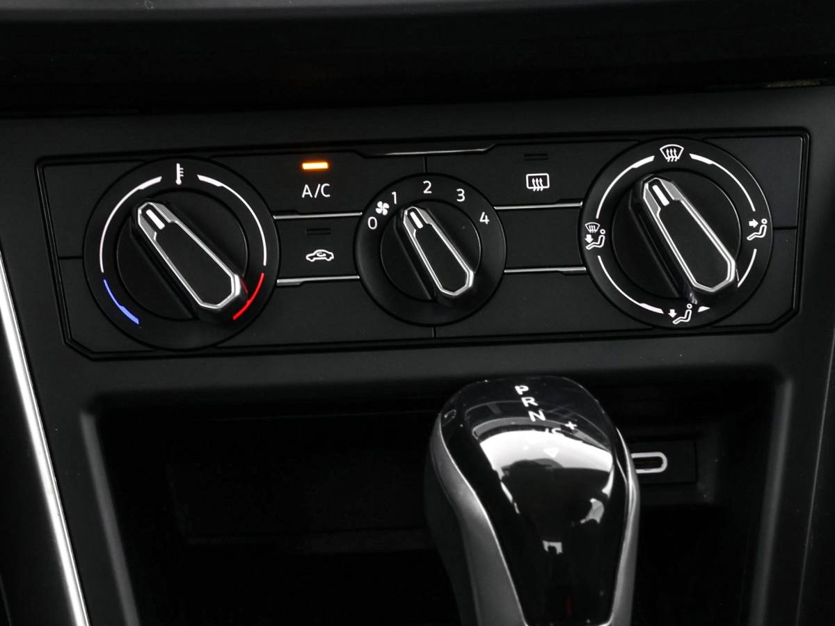 Volkswagen Polo Volkswagen Polo 1.0 TSI 95pk DSG Life · Apple/Android Car Play · P-Sensoren · DAB · Virtual Cockpit · 15” Inch ·