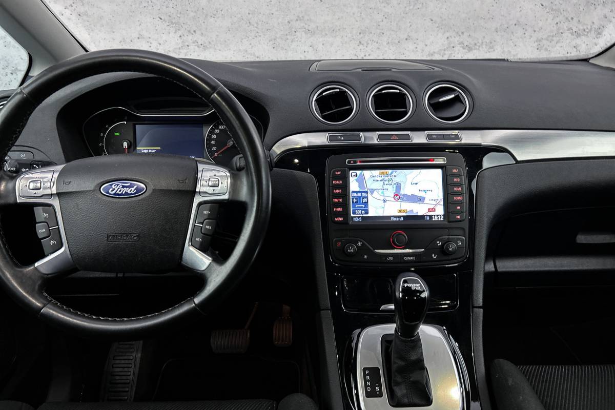 Ford S-Max Ford S-Max 2.0 EcoBoost Titanium 7p. | Trekhaak | Cruise control | Airco