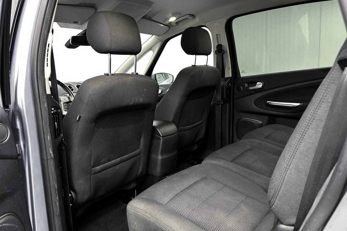 Ford S-Max Ford S-Max 2.0 EcoBoost Titanium 7p. | Trekhaak | Cruise control | Airco