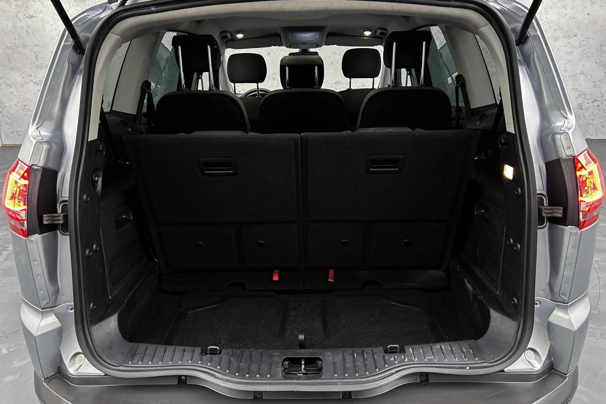 Ford S-Max Ford S-Max 2.0 EcoBoost Titanium 7p. | Trekhaak | Cruise control | Airco