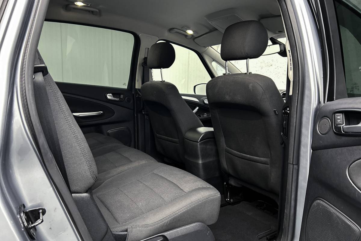 Ford S-Max Ford S-Max 2.0 EcoBoost Titanium 7p. | Trekhaak | Cruise control | Airco