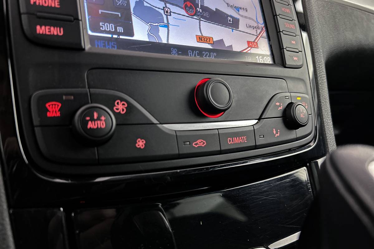 Ford S-Max Ford S-Max 2.0 EcoBoost Titanium 7p. | Trekhaak | Cruise control | Airco