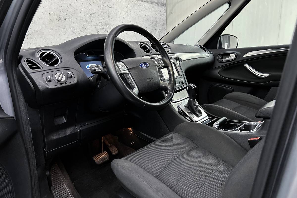 Ford S-Max Ford S-Max 2.0 EcoBoost Titanium 7p. | Trekhaak | Cruise control | Airco
