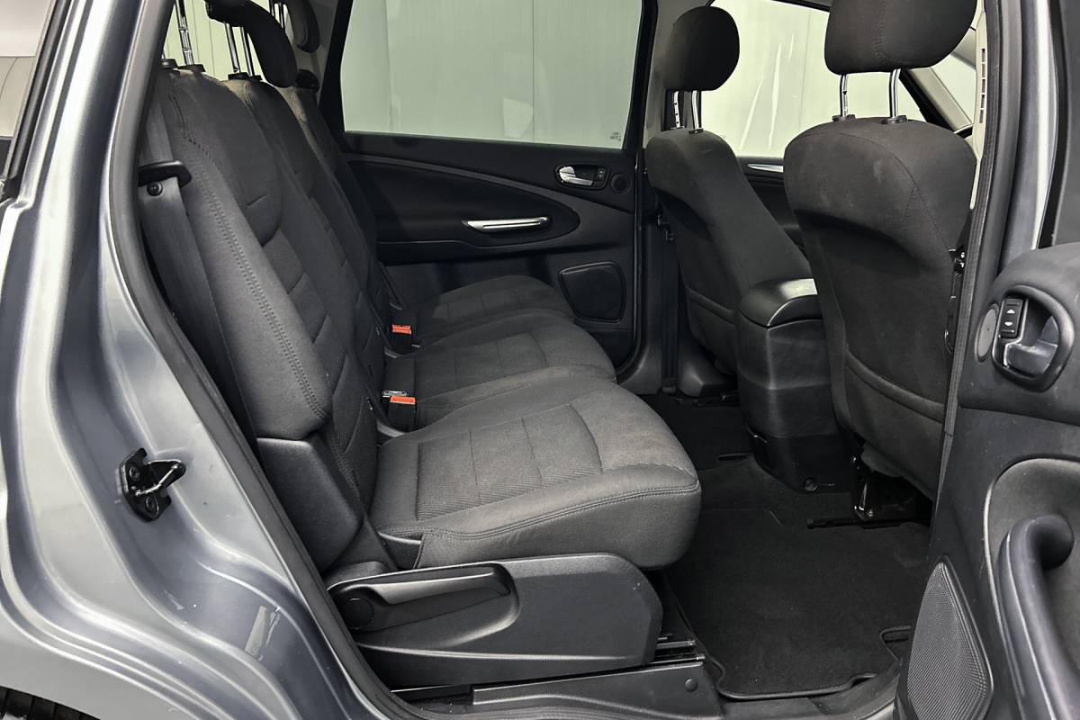 Ford S-Max Ford S-Max 2.0 EcoBoost Titanium 7p. | Trekhaak | Cruise control | Airco