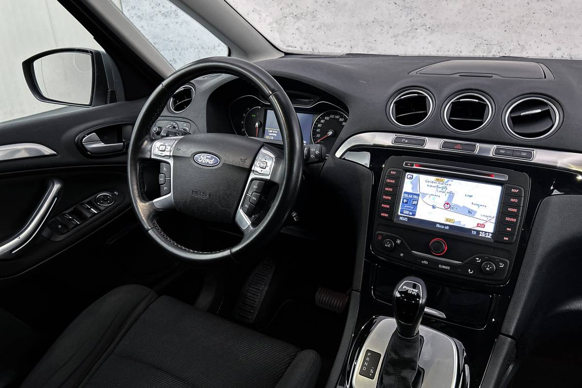 Ford S-Max Ford S-Max 2.0 EcoBoost Titanium 7p. | Trekhaak | Cruise control | Airco