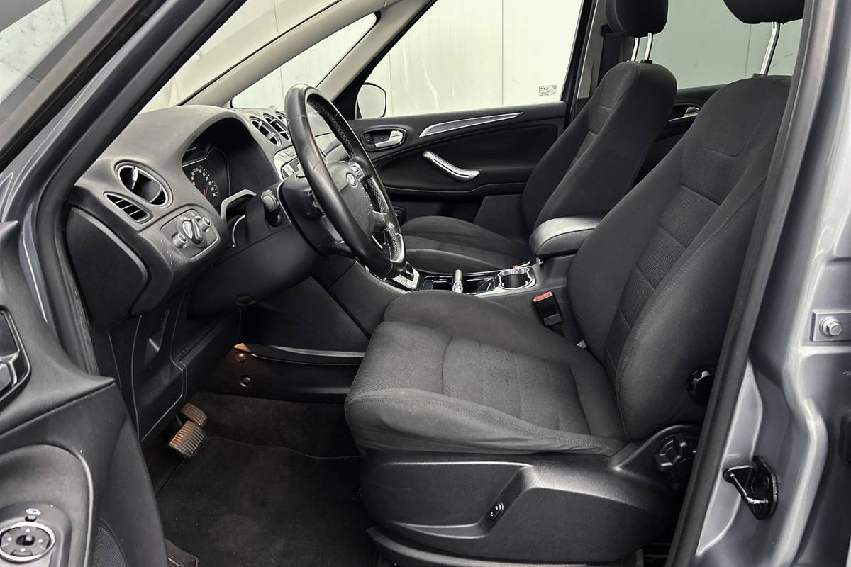 Ford S-Max Ford S-Max 2.0 EcoBoost Titanium 7p. | Trekhaak | Cruise control | Airco