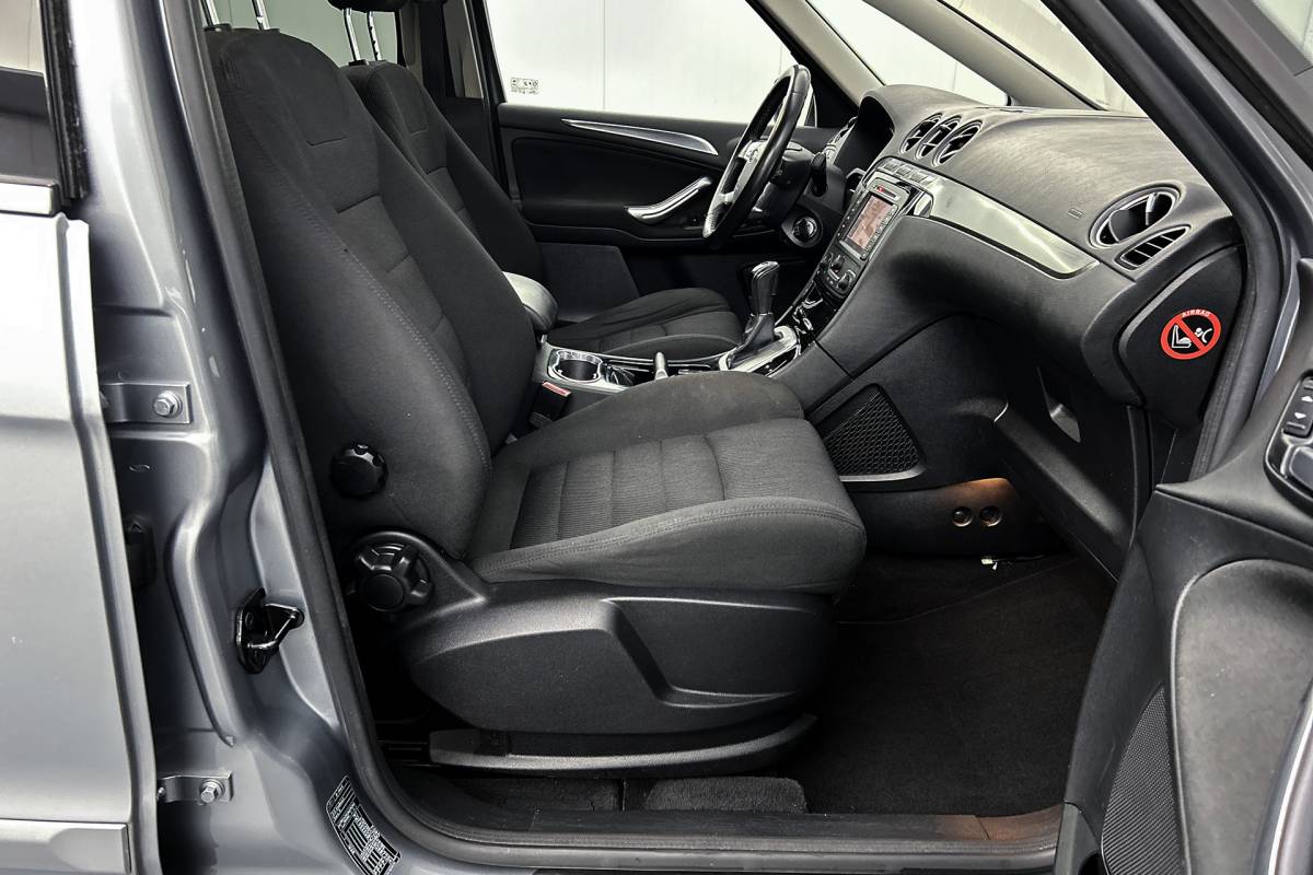 Ford S-Max Ford S-Max 2.0 EcoBoost Titanium 7p. | Trekhaak | Cruise control | Airco