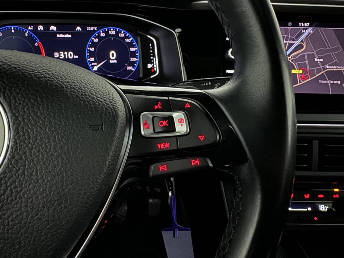 Volkswagen Polo Volkswagen Polo 1.0 TSI Highline Pano Virtual Acc Carplay NAP