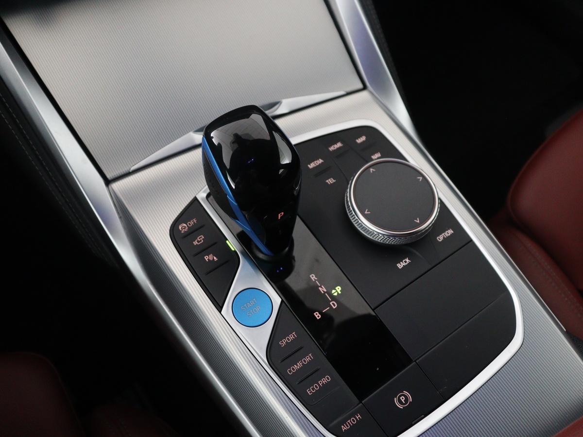 BMW i4 BMW i4 M50 High Executive 84 kWh | SOH 94,4% | Leder | Adaptive cruise |  xDrive |  Stoelverwarming | Head-up | Harman/Kardon | Carplay | Sfeerverlichting | 360 camera | Park assist | Elektrische achterklep