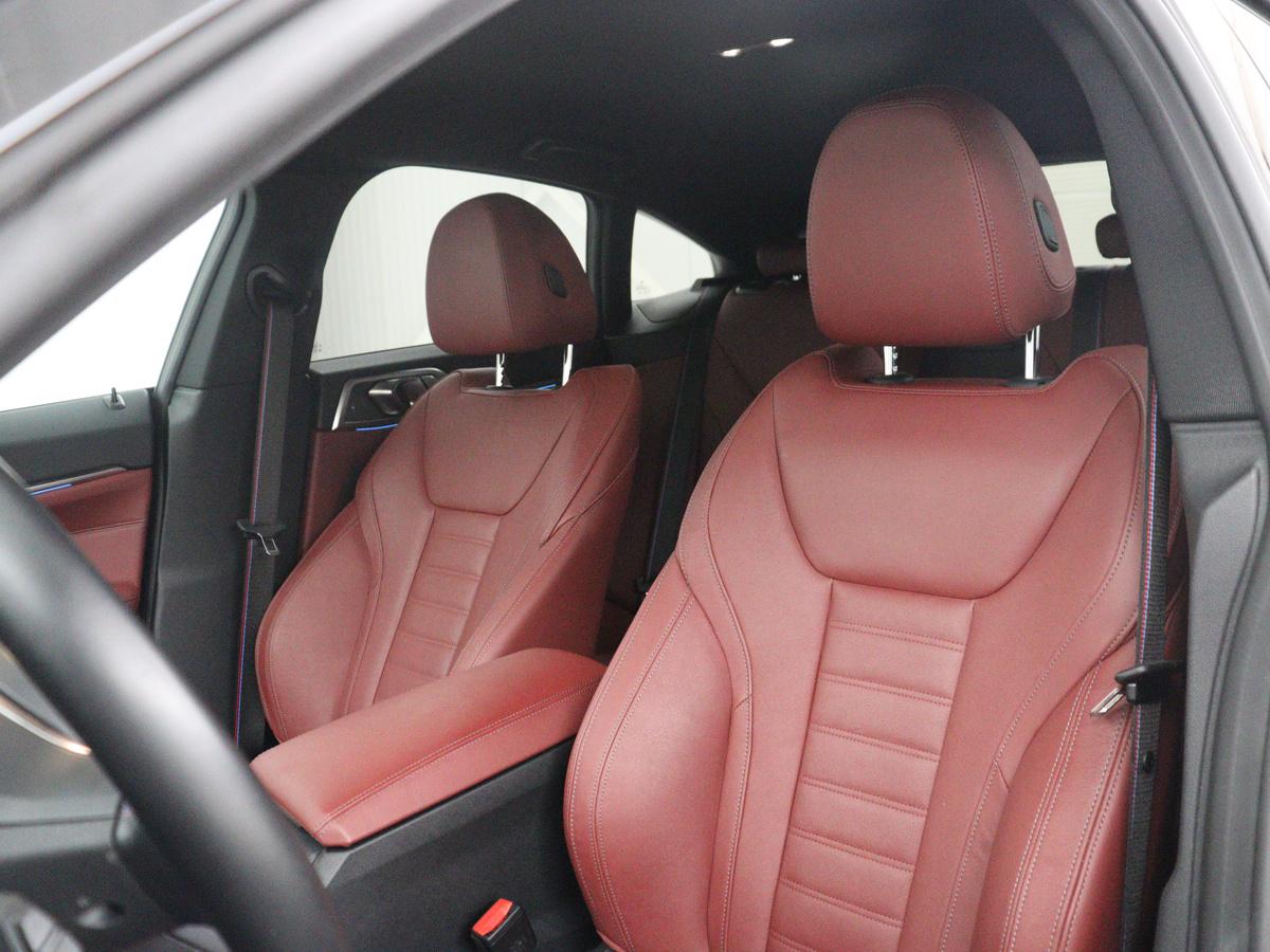 BMW i4 BMW i4 M50 High Executive 84 kWh | SOH 94,4% | Leder | Adaptive cruise |  xDrive |  Stoelverwarming | Head-up | Harman/Kardon | Carplay | Sfeerverlichting | 360 camera | Park assist | Elektrische achterklep