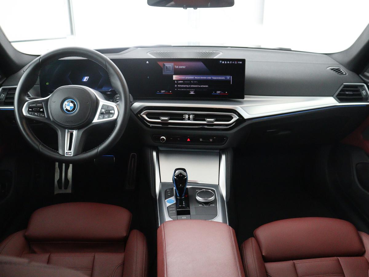 BMW i4 BMW i4 M50 High Executive 84 kWh | SOH 94,4% | Leder | Adaptive cruise |  xDrive |  Stoelverwarming | Head-up | Harman/Kardon | Carplay | Sfeerverlichting | 360 camera | Park assist | Elektrische achterklep