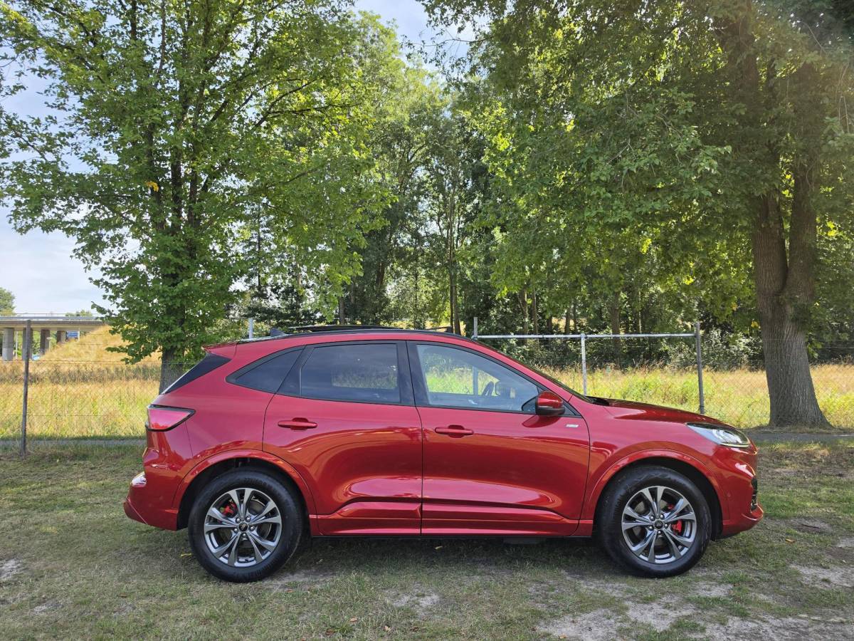 Ford Kuga Ford Kuga 2.5 PHEV 225PK ST-Line X | AGR STOELEN | PANORAMADAK | WINTERPACK | BLIS | NL-AUTO |