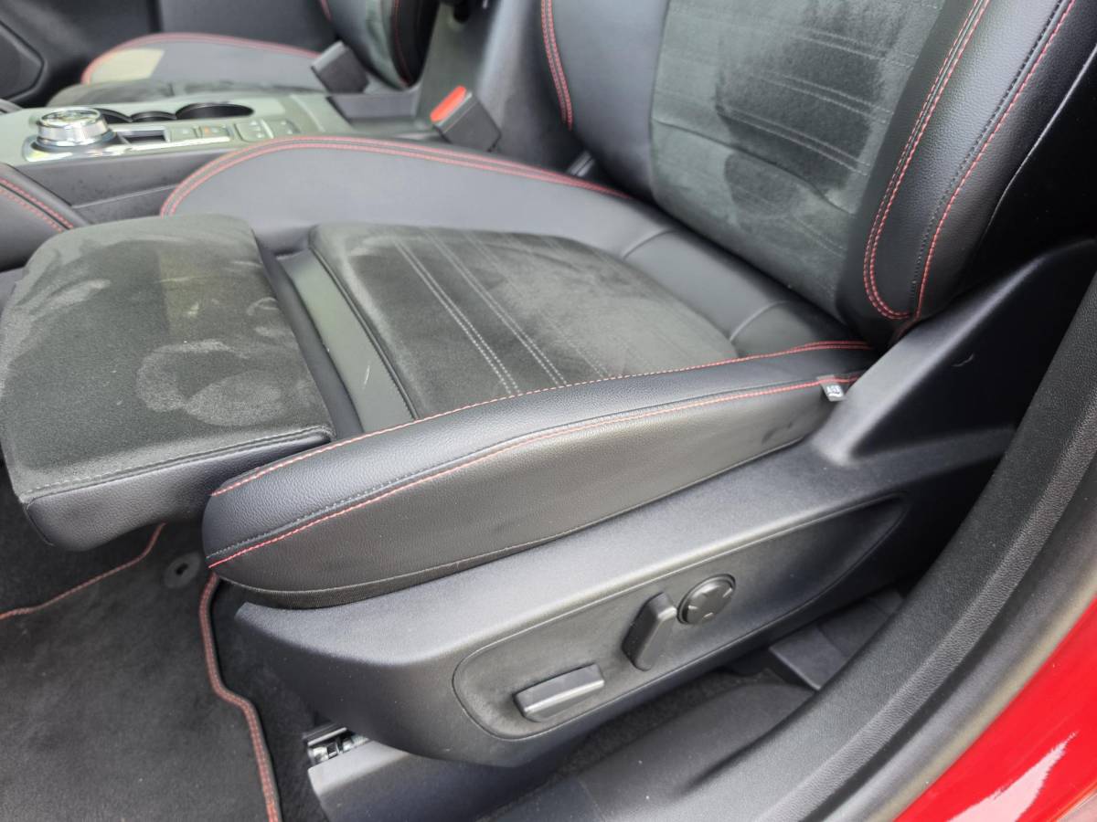 Ford Kuga Ford Kuga 2.5 PHEV 225PK ST-Line X | AGR STOELEN | PANORAMADAK | WINTERPACK | BLIS | NL-AUTO |