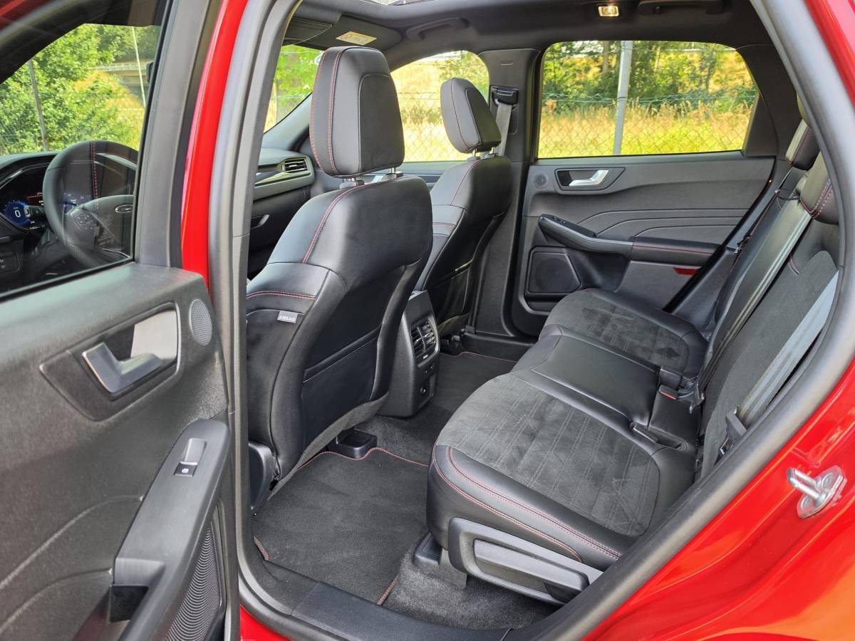 Ford Kuga Ford Kuga 2.5 PHEV 225PK ST-Line X | AGR STOELEN | PANORAMADAK | WINTERPACK | BLIS | NL-AUTO |